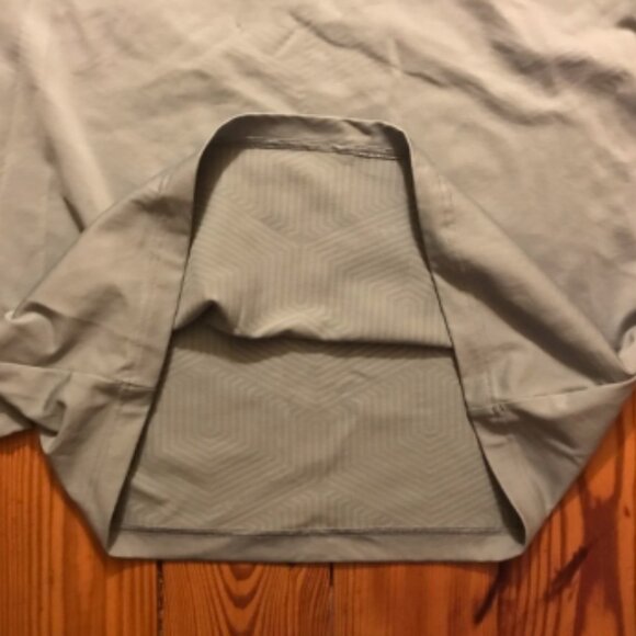 Under Armor Gray Half Zip Jacket, EUC, XL - Picture 7 of 12